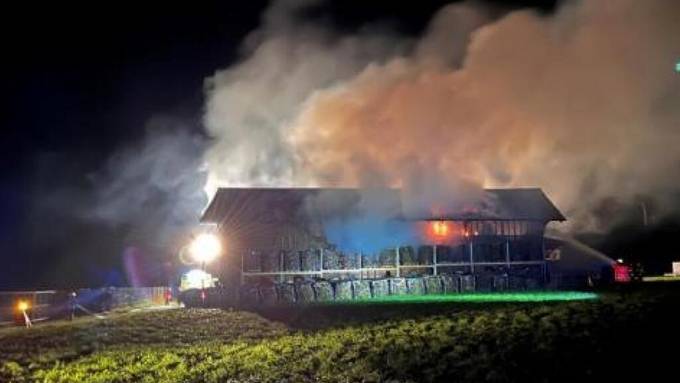 Feuer in Scheune in Rafz (ZH) verursacht grossen Sachschaden