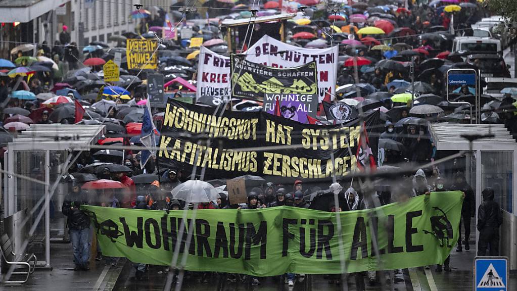 Demonstration gegen steigende Wohnkosten und zunehmende Gentrifizierung Anfang November in der Stadt Zürich. (Archivbild)