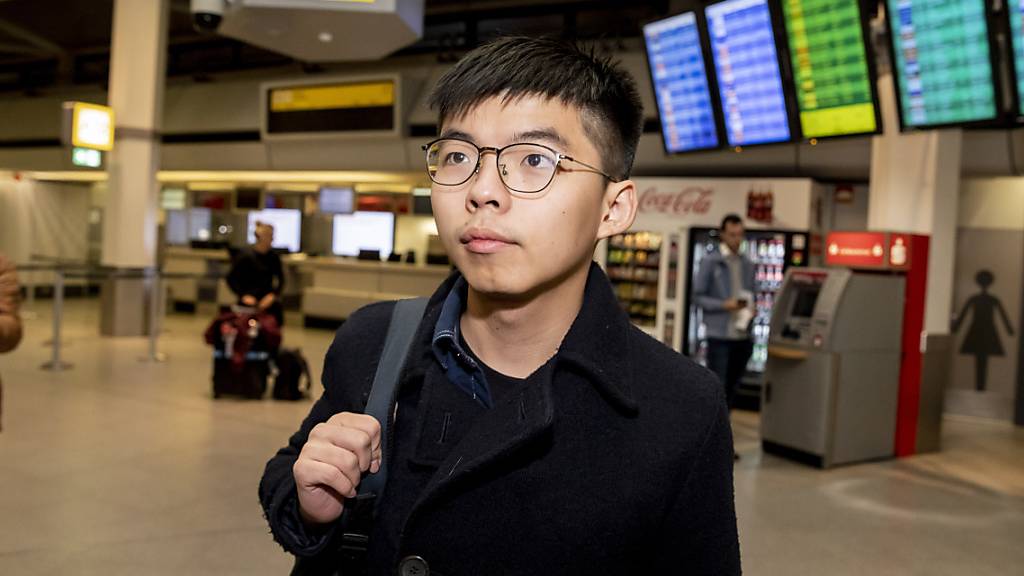 Der Aktivist aus Hongkong, Joshua Wong, ist am Montag in Berlin angekommen.