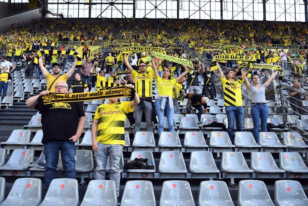 In the Bundesliga, as here in Dortmund, the number of spectators allowed in stadiums varies by federal state.