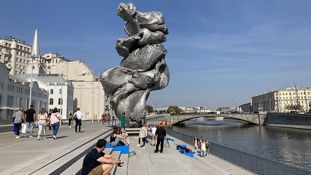 Die Skulptur «Big Clay #4» des Schweizer Künstlers Urs Fischer in Moskau.