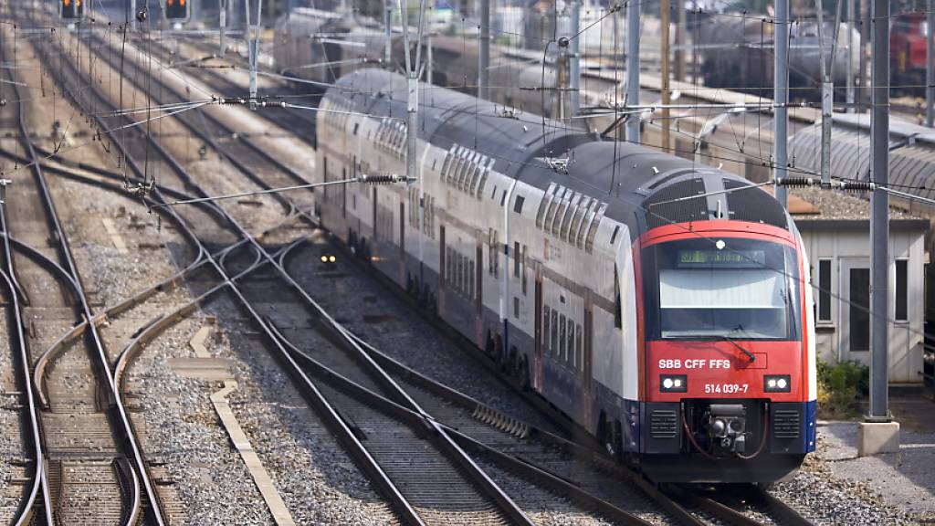 Zwischen Zürich HB und Lenzburg fallen Züge aus – Fahrleitungsstörung