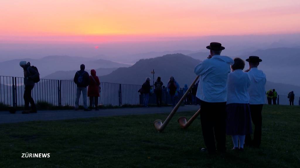 Zug-Jubiläum Schweiz: Sonnenaufgangsfahrt auf die Rigi