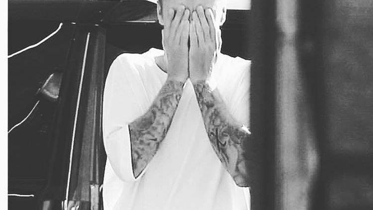 https://www.facebook.com/JustinBieber/photos/