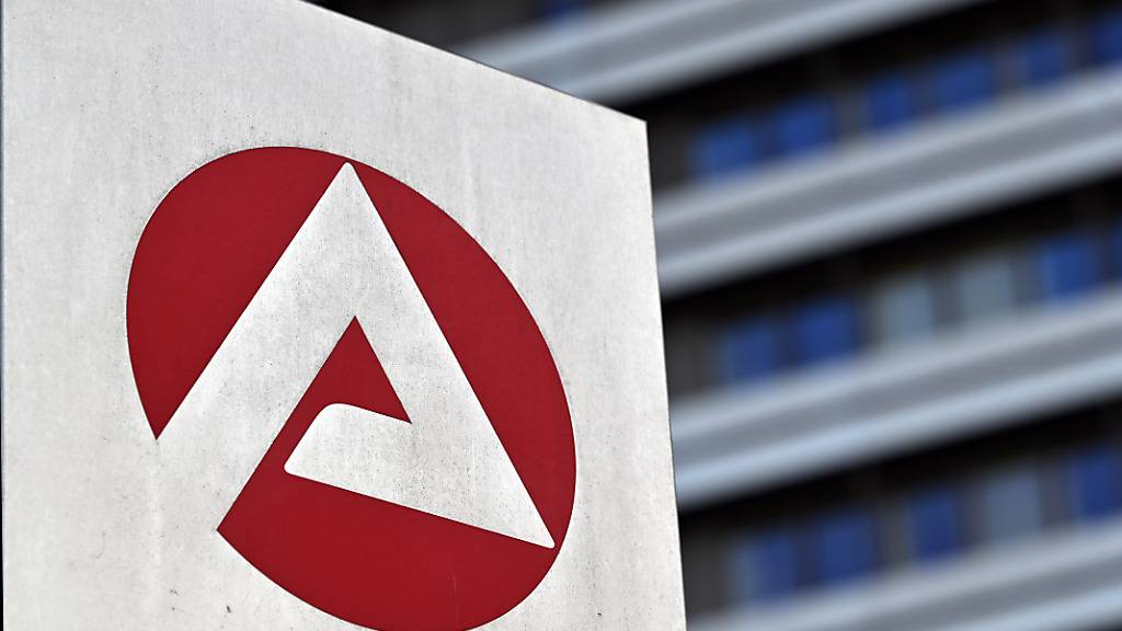 In Deutschland nimmt die Zahl der Arbeitslosen zu. Die Arbeitslosenquote erhöhte sich im August gegenüber dem Vormonat um 0,1 Prozentpunkte auf 5,8 Prozent.(Archivbild)