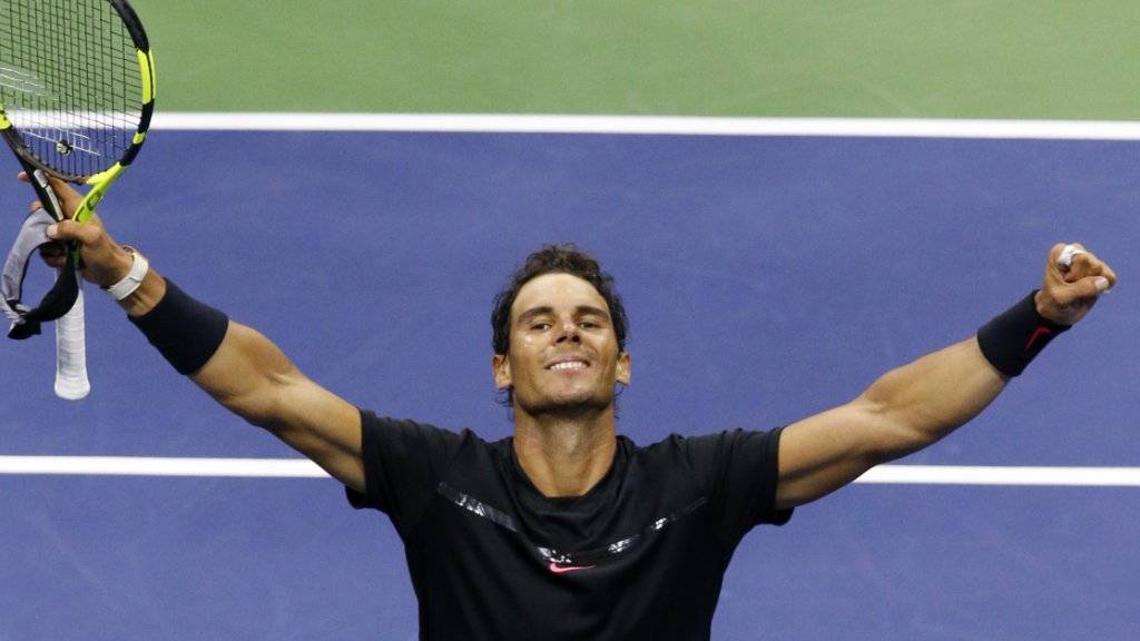 Rafael Nadal freut sich über den zweiten Sieg in New York.