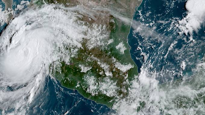 Hurrikan «Olaf» nimmt Fahrt auf und trifft auf mexikanische Halbinsel