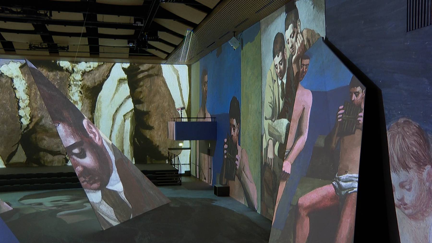Lichthalle Maag projiziert  für Ausstellung über 200 Picasso-Gemälde.