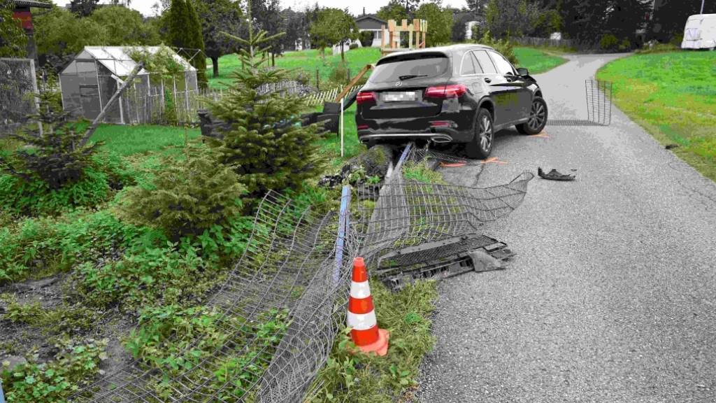 Der fehlbare Lenker konnte nach der dritten Kollision in Lenggenwil gestoppt werden, wie die Kantonspolizei St. Gallen mitteilte.