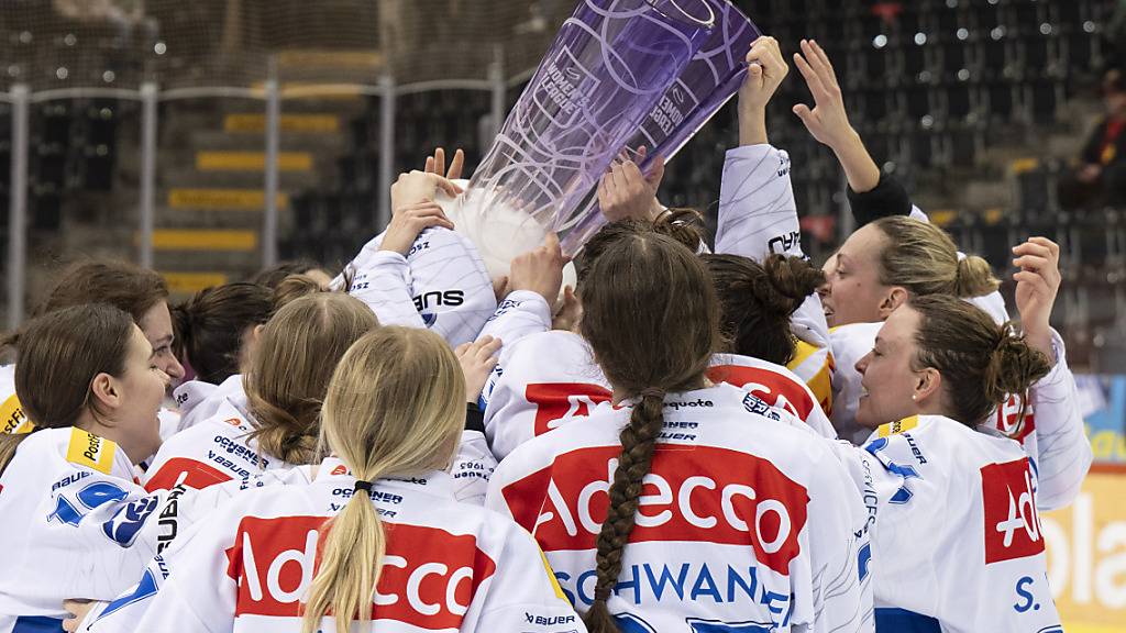Die Frauen der ZSC Lions sind zum dritten Mal in Folge Schweizer Meister. Sie gewinnen die Finalissima in Bern 3:0