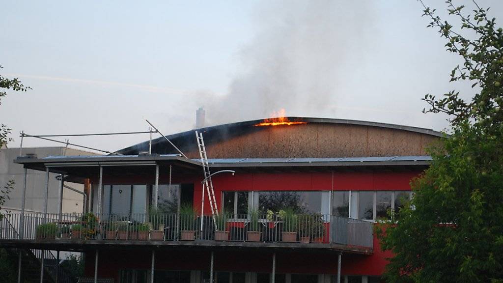 Fahrlässige Monteure einer Photovoltaikanlagen sind schuld am Brand einer Schreinerei in Büron LU.