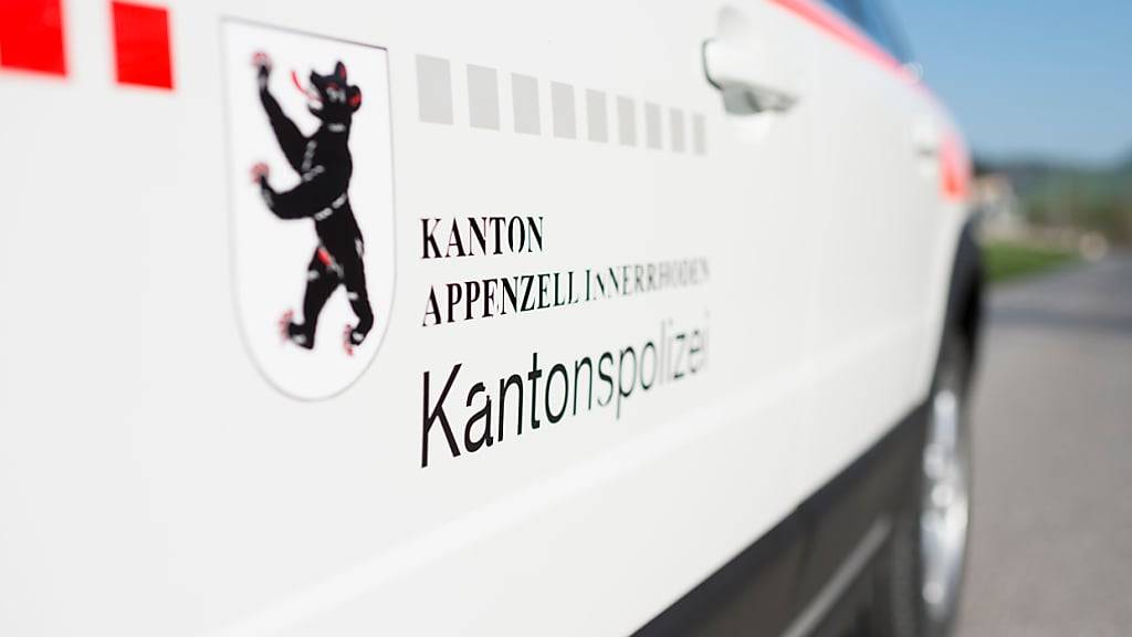 Eine 16-jährige Velofahrerin erlitt bei einem Unfall in Appenzell schwere Verletzungen. (Symbolbild)