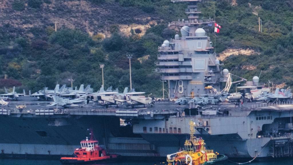 USS Gerald R. Ford steuert Split nach Brand und Protesten an