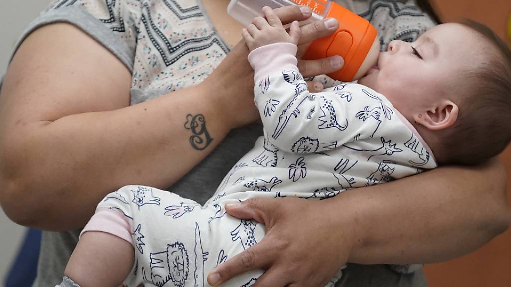 US-Regierung besorgt sich 22 Tonnen Babymilchpulver aus der Schweiz