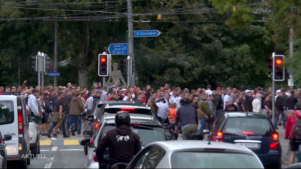 Fanmarsch in Bern: Warnschüsse bei Polizeieinsatz