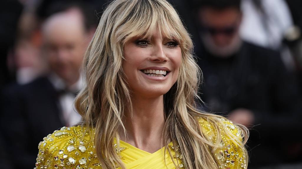 ARCHIV - Heidi Klum trifft zur Premiere des Films «The Pot-au-Feu» bei den 76. Internationalen Filmfestspielen in Cannes ein. Foto: Scott Garfitt/AP/dpa