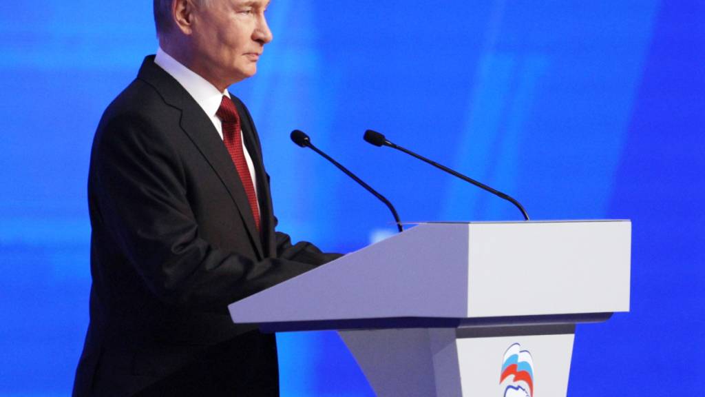 Putin und Medwedew beschwören Zusammenhalt in Moskaus Krieg