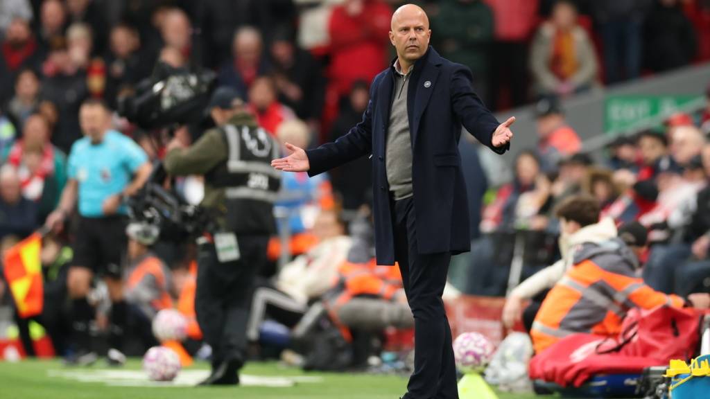 Liverpools Trainer Arne Slot muss sich etwas einfallen lassen