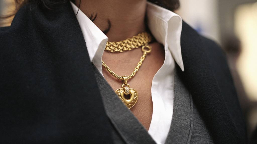 Zwei Diebe hatten es am Freitag in Sursee auf den wertvollen Schmuck ihrer Opfer abgesehen. (Symbolbild)