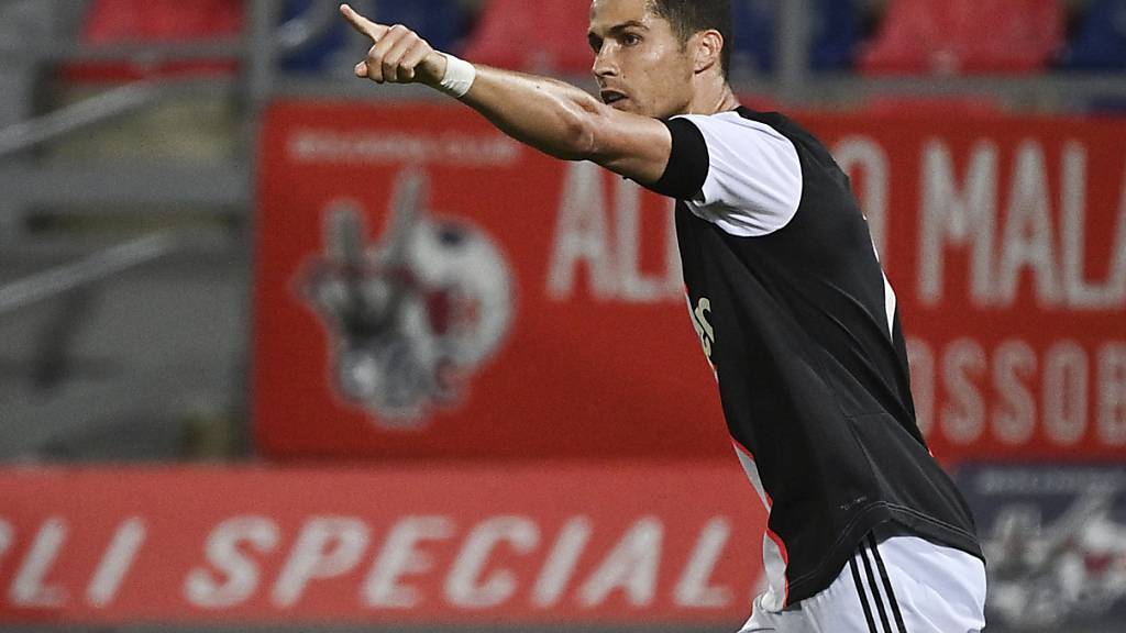 Juventus-Stürmer Cristiano Ronaldo leitete mit seinem 22. Saisontor den 2:0-Sieg in Bologna ein