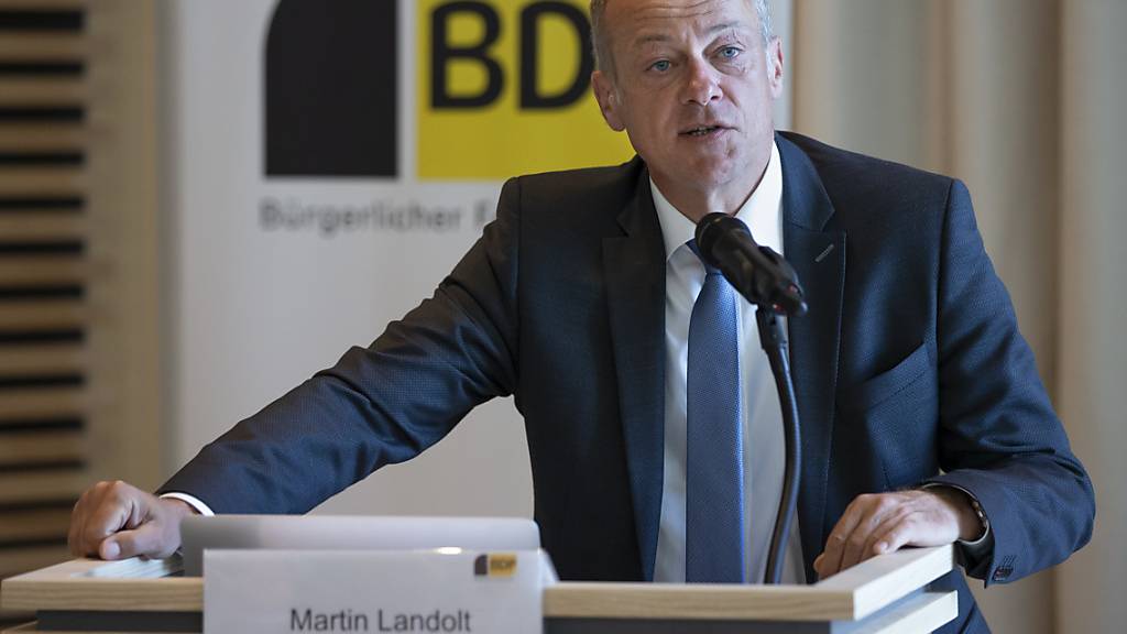 BDP-Präsident Martin Landolt äusserte sich zuversichtlich, dass die BDP zusammen mit der CVP in den nächsten Monaten gemeinsam etwas Historisches schaffen können. Eine Statutenänderung soll den Weg in eine gemeinsame Zukunft zur neuen Mittepartei ebnen.