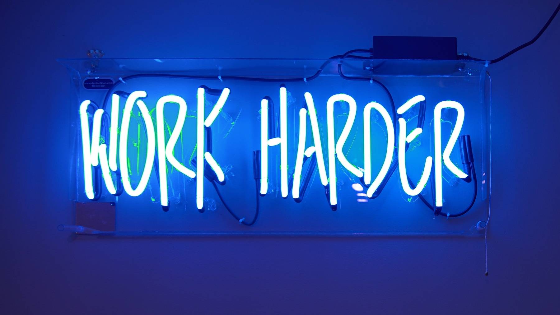 jordan-whitfield-112404