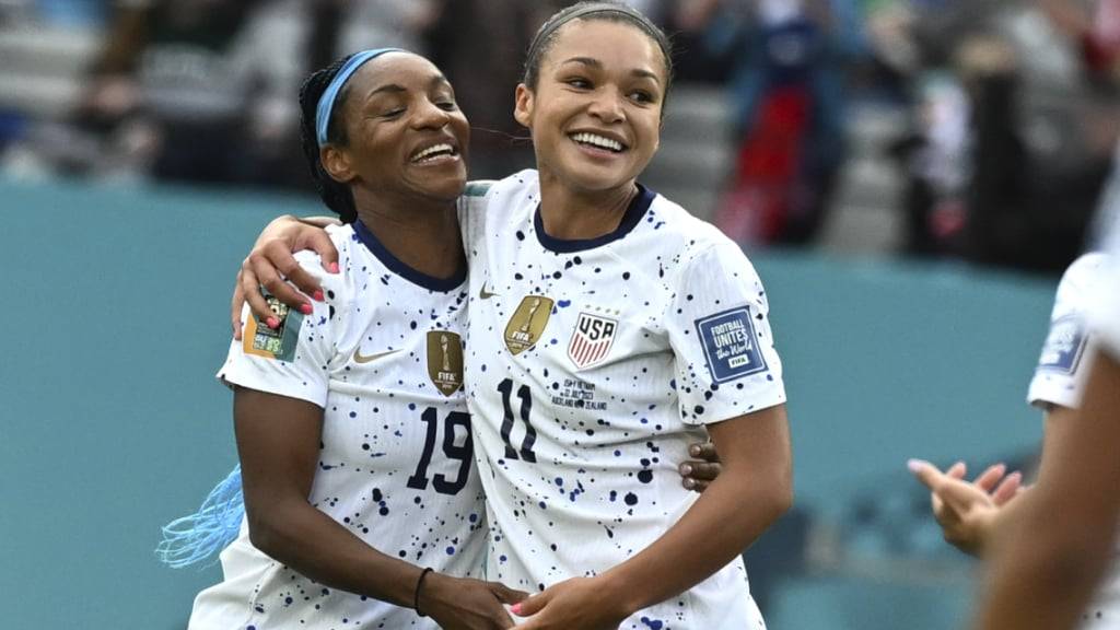 Sophia Smith (rechts) traf beim 3:0-Startsieg der USA doppelt