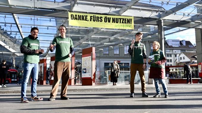 Greenpeace applaudiert Berner ÖV-Nutzenden