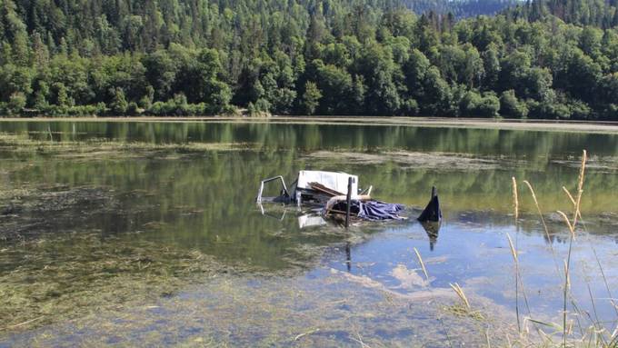 Ausser Kontrolle: Insassen springen aus fahrendem Lieferwagen