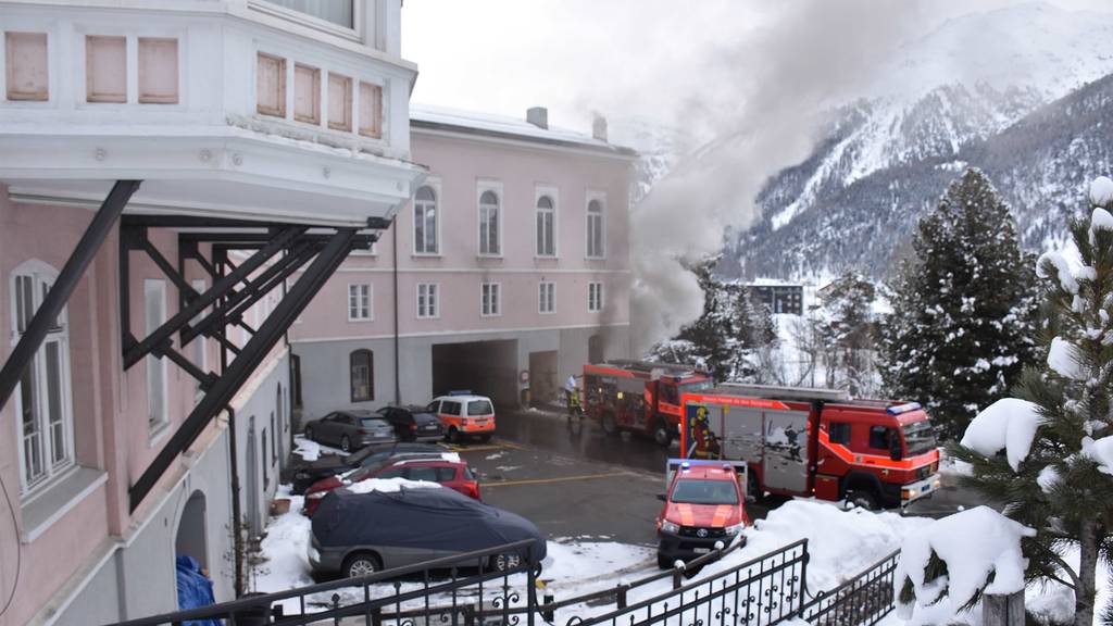 Brand in Hotel Bernina 1865 – Grossaufgebot der Feuerwehr im Einsatz