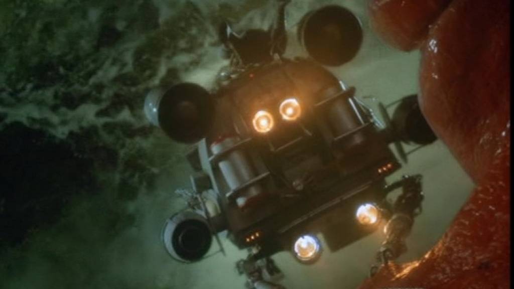 Screenshot aus dem Spielfilm «Innerspace» (1987), in dem Dennis Quaid ein Mini-U-Boot durch den menschlichen Organismus navigiert. Linzer Forscher arbeiten nun an der Realisierung eines solchen Teils. Als erster Schritt haben sie eine Motor aus weichen bis flüssigen Materialien entworfen. (imdb)