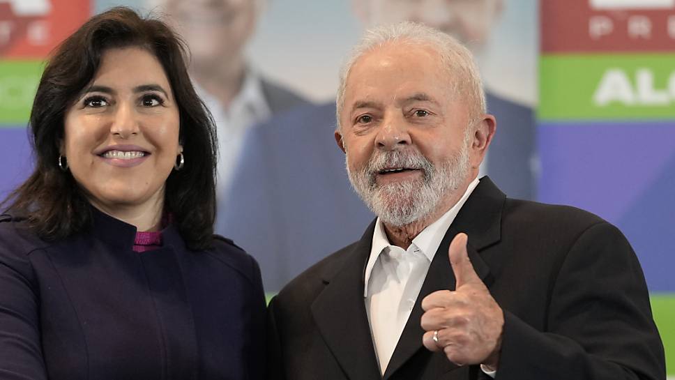 Umfrage in Brasilien sieht Lula knapp vor Bolsonaro