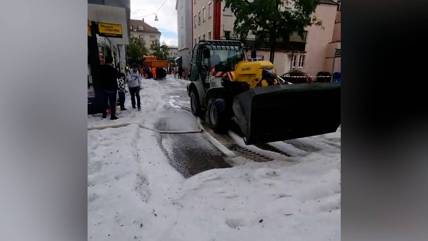 Deutsches Reutlingen Versinkt Im Hagel Pilatustoday