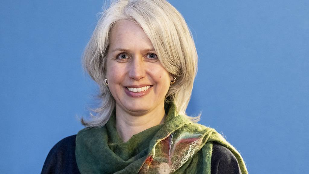 Die Luzerner Finanzdirektorin Franziska Bitzi (Mitte) vermeldet einen positiven Jahresabschluss 2024. (Archivaufnahme)