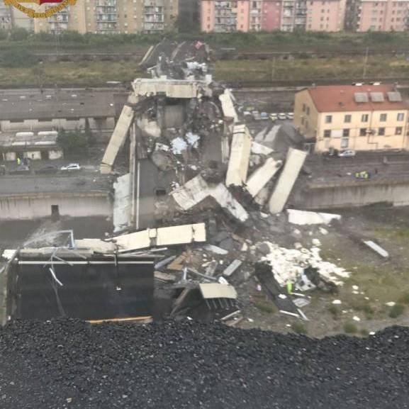 Autobahnbrücke in Genua wird abgerissen