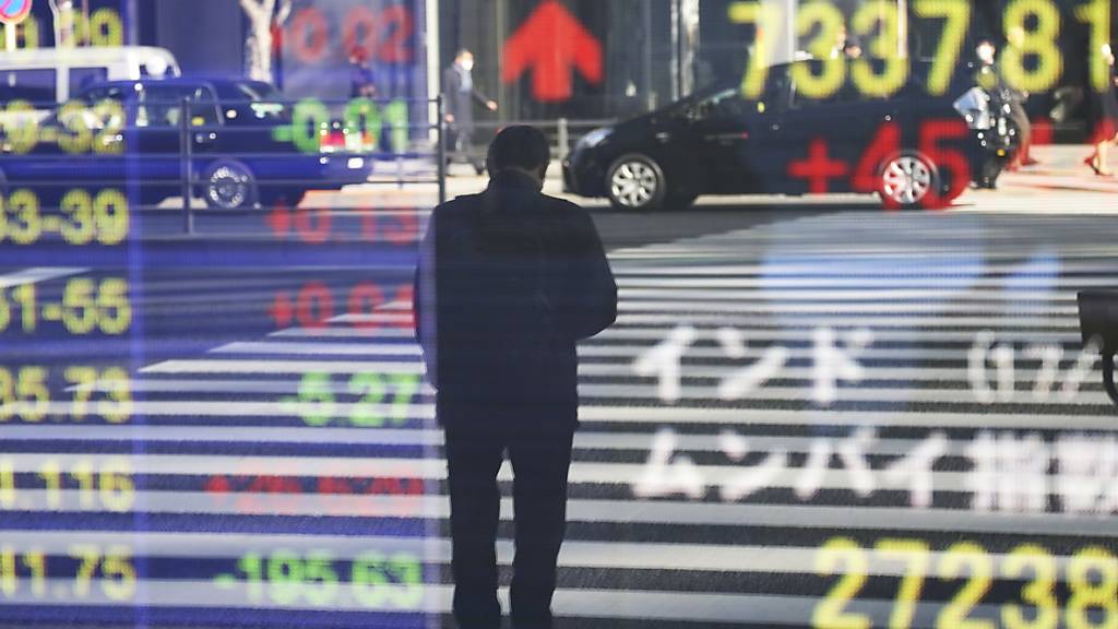 Japans Wirtschaft ist im zweiten Quartal weniger deutlich gewachsen als erwartet. Wie die Regierung am Freitag auf Basis revidierter Daten bekanntgab, stieg das Bruttoinlandsprodukt (BIP) zwischen April und Juni auf das Jahr hochgerechnet um 4,8 Prozent. (Symbolbild)