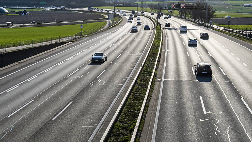 Die Autobahn A1 beim Grauholz soll auf insgesamt acht Spuren ausgebaut werden. (Archivbild)