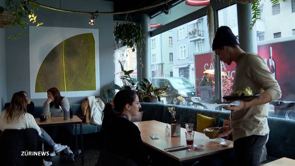 Restaurants führen vermehrt 2G-Regel ein