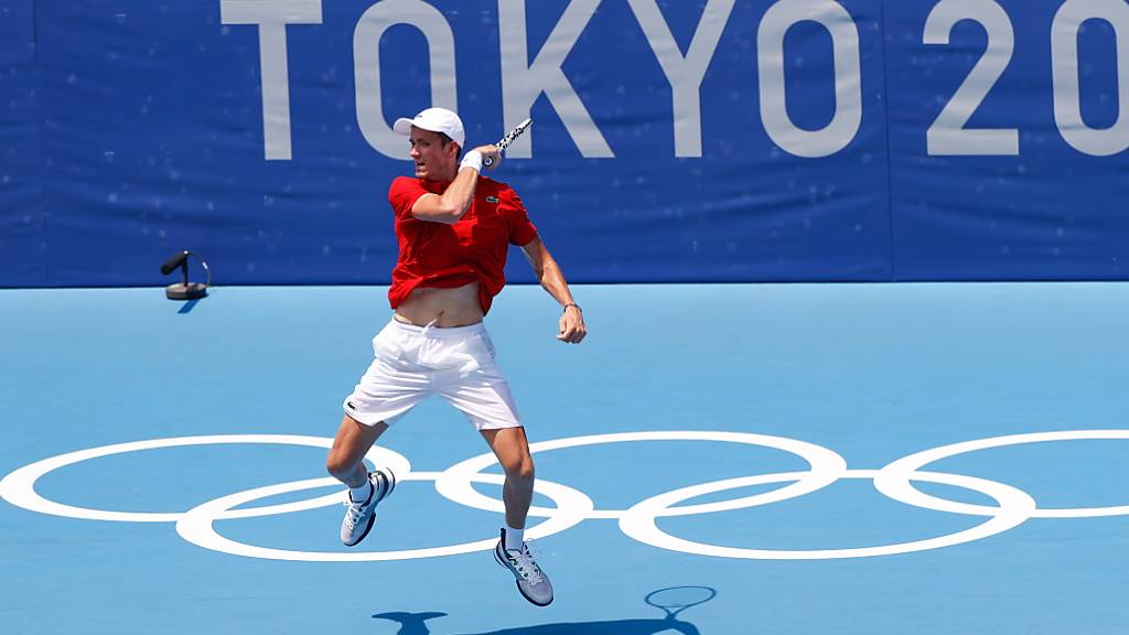 Djokovic im Halbfinal, Medwedew ohne Medaille