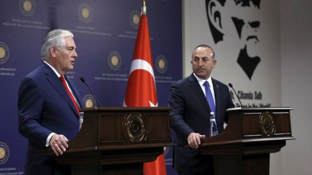 Rex Tillerson (l) und Mevlüt Cavusoglu am Donnerstag Ankara.