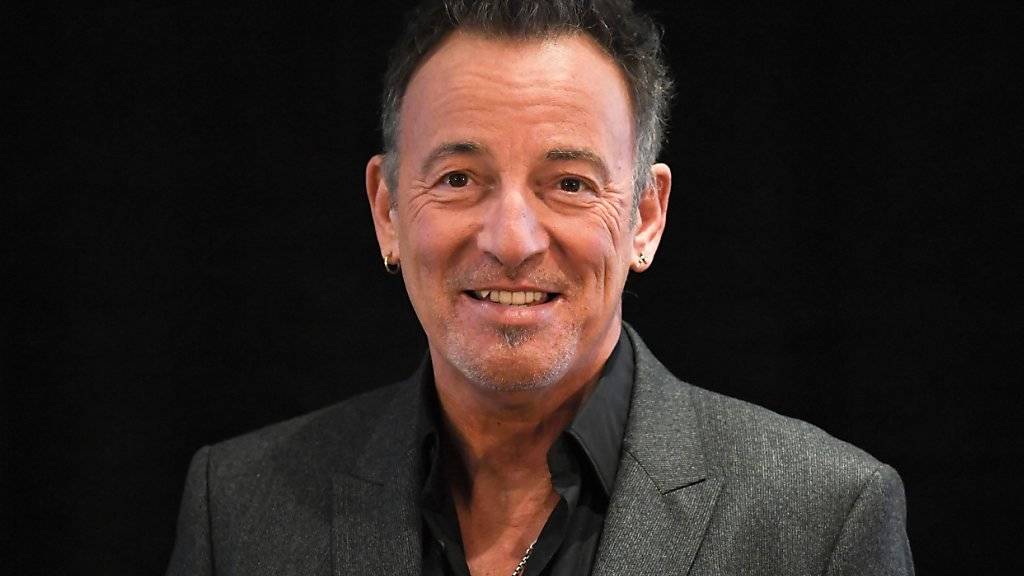 Bruce Springsteen hat am Donnerstagabend im Rahmen der Frankfurter Buchmesse seine Autobiografie «Born to Run» vorgestellt - und mit Galgenhumor über seine Depressionen gesprochen.