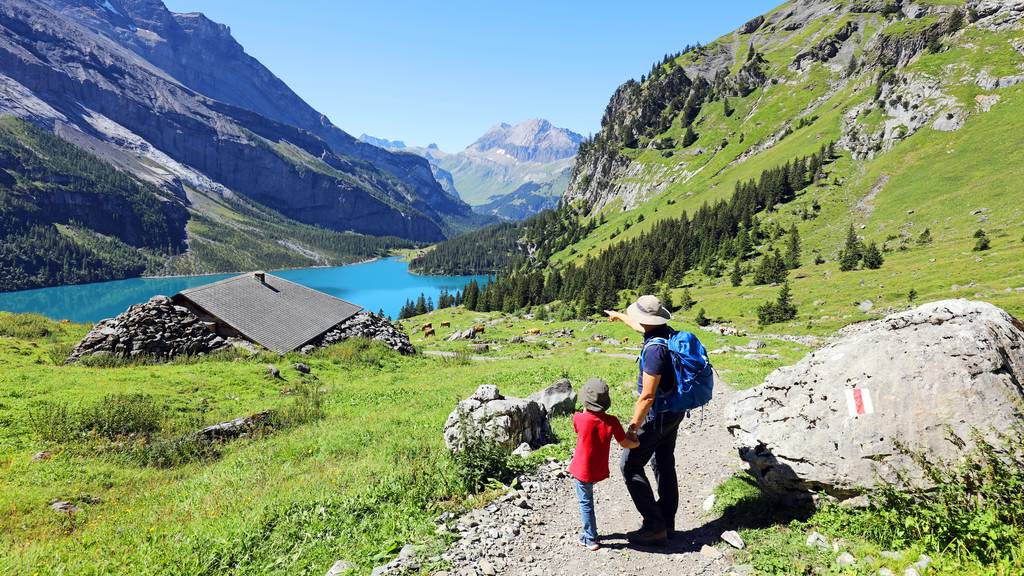 Wer mit Kindern wandern geht, sollte einen passenden Weg wählen.