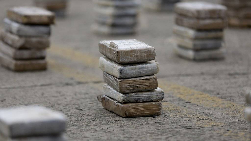 Beschlagnahmte Kokain-Pakete, hier in Panama-Stadt: Die in Rotterdam sichergestellten Pakete waren in einer Ladung Ananas versteckt. (Symbolbild)