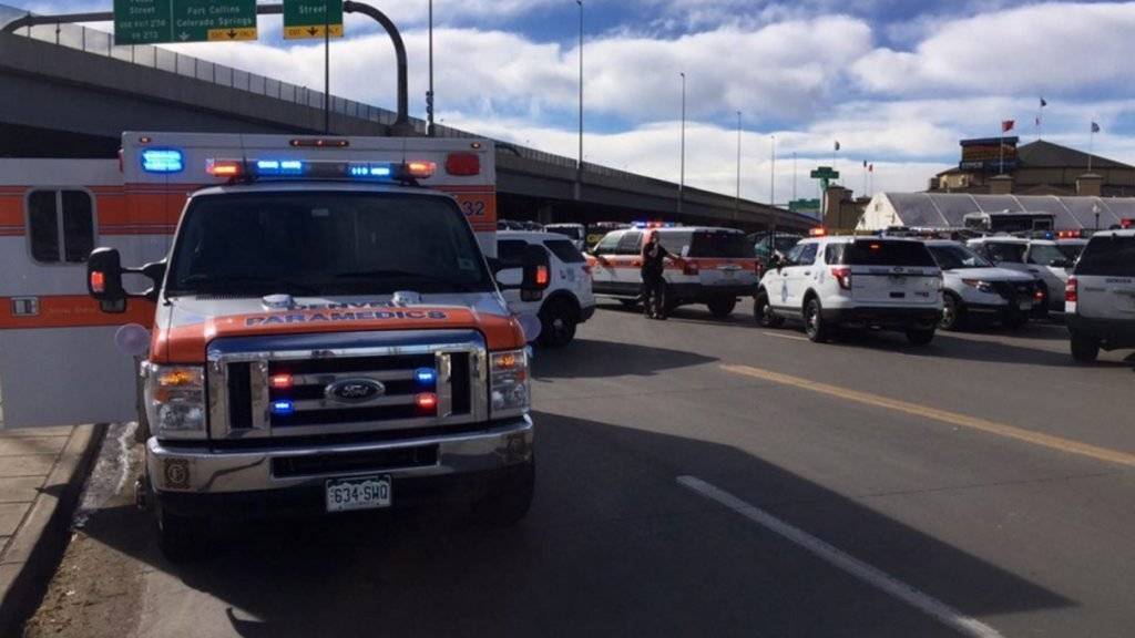 Grosseinsatz von Polizei und Rettungskräften am Rande einer Motorradmesse in Denver: Bei Auseinandersetzungen starb mindestens eine Person.