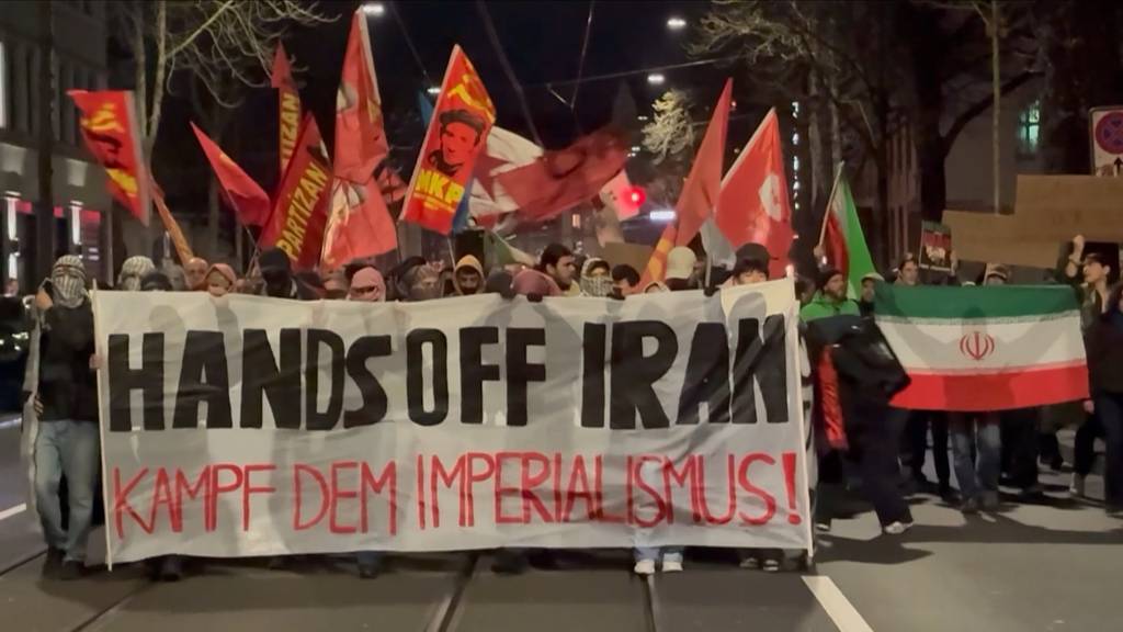 250 Menschen demonstrieren in Zürich gegen den Krieg im Iran