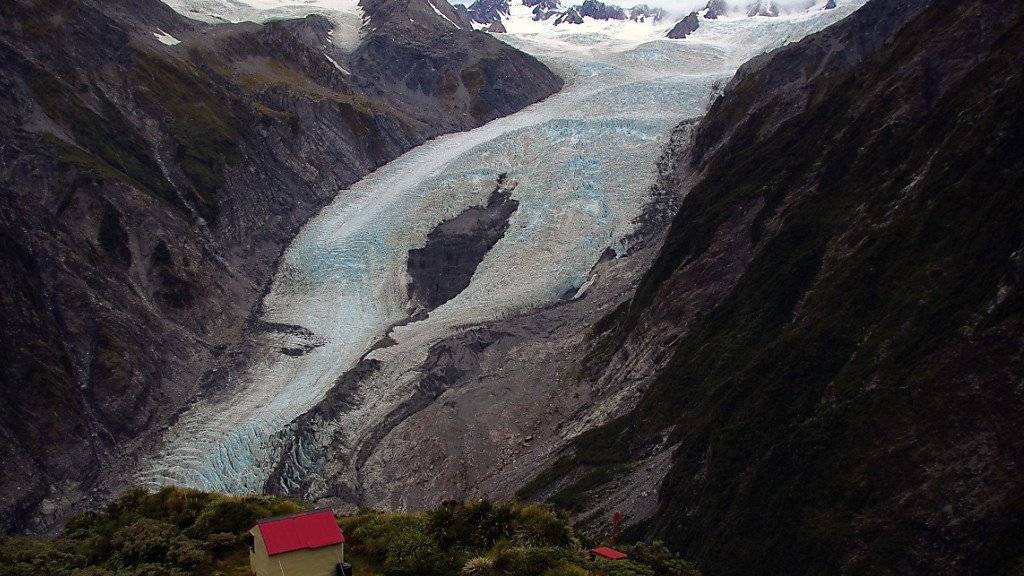 Der Franz-Josef-Gletscher in Neuseeland schleift den Fels schneller als Gletscher in den Polarregionen. (Foto: Handout)