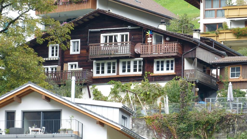700-jähriges Haus in Illgau abgerissen – Heimatschutz kritisiert Abbruch