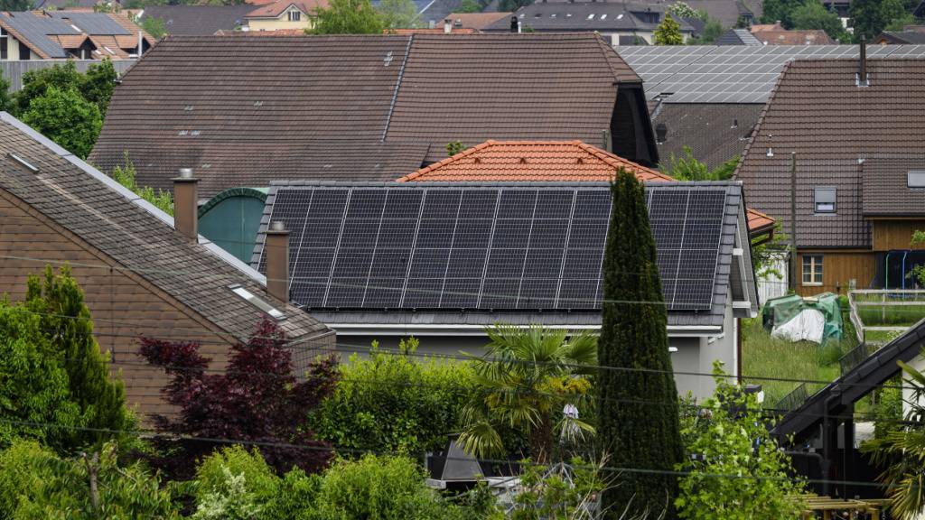 Das Modell LEG ermöglicht es, selbst produzierten Solarstrom direkt an die Nachbarschaft zu verkaufen oder von dort zu beziehen. (Archivbild)