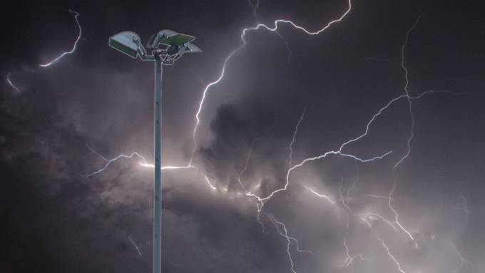Können Sportplätze vor Blitzeinschlägen geschützt werden?