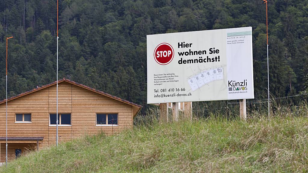 Ein eigenes Haus oder eine Wohnung: Das wünschen sich viele Menschen in der Schweiz, gerade auch die jüngere Generation. Doch wirklich leisten können es sich nur die wenigsten. (Symbolbild)